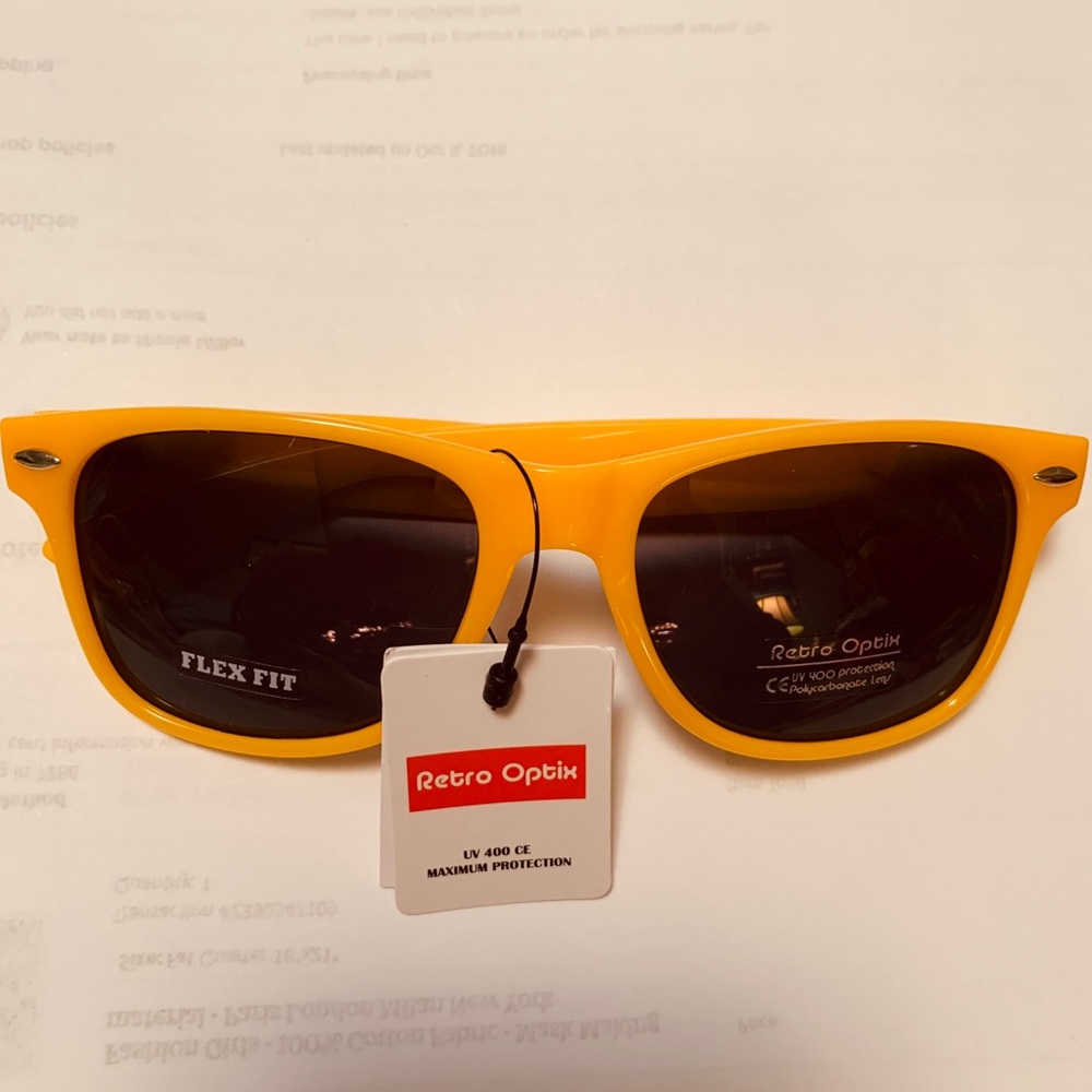 Retro Optix sunglasses golden yellow NWT good gift